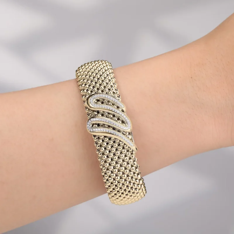 8 Metamorphic Millegrain Statement Cuff