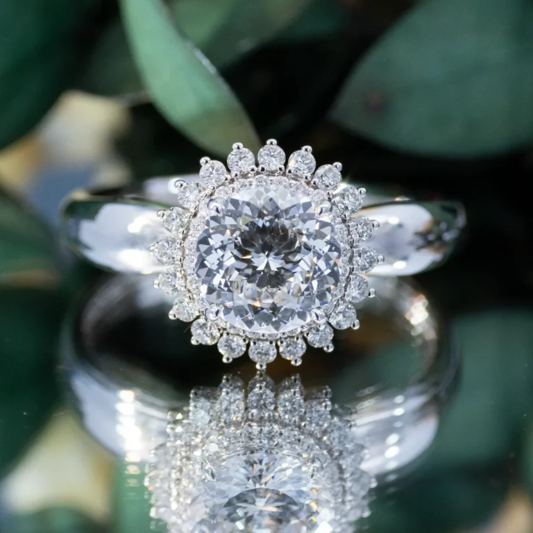 14 Vivre Features Halo Four Prong Standard Profile Solitaire Comfort round 1ct