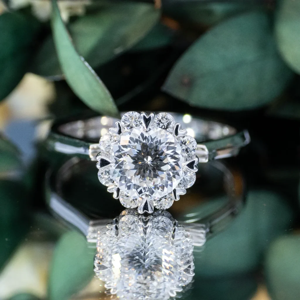 14 Vivre Features Halo Hidden Halo Heart Prong Outstanding Profile Solitaire Knife db 1ct