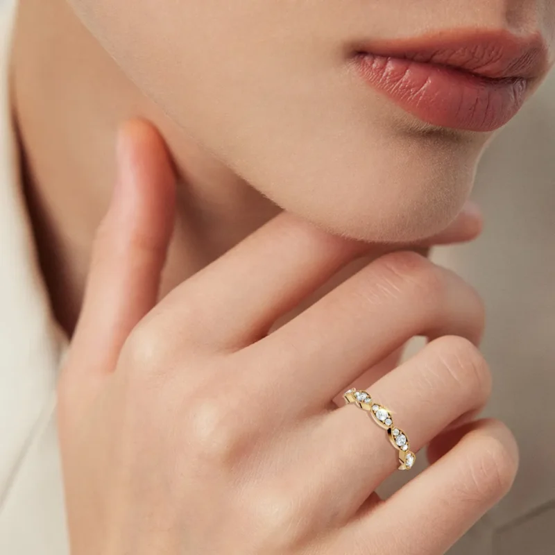 13 Stack Vivre Feature Pave Bead Bright Bezel Base 12 coverage